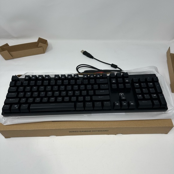 RisoPhy Mechanical Gaming Keyboard, RGB 104 Keys Ultra-Slim LED Backlit USB - Picture 4 of 6